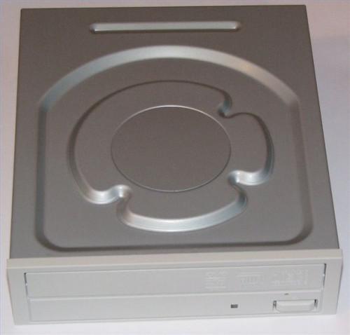 Come rimuovere un DVD ROM Drive da un PC