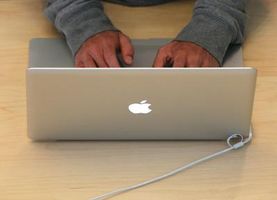 Come controllare un MacBook per Spyware